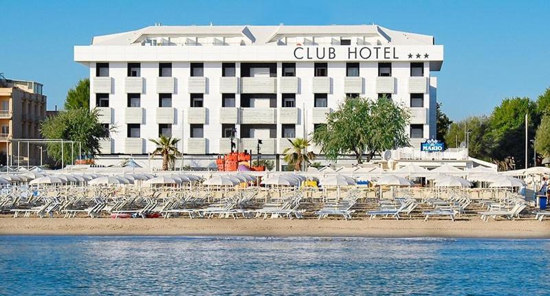 Club Hotel Riccione Esterno foto