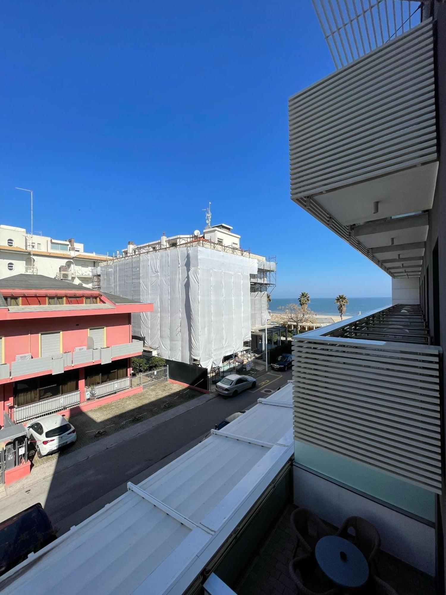 Club Hotel Riccione Esterno foto