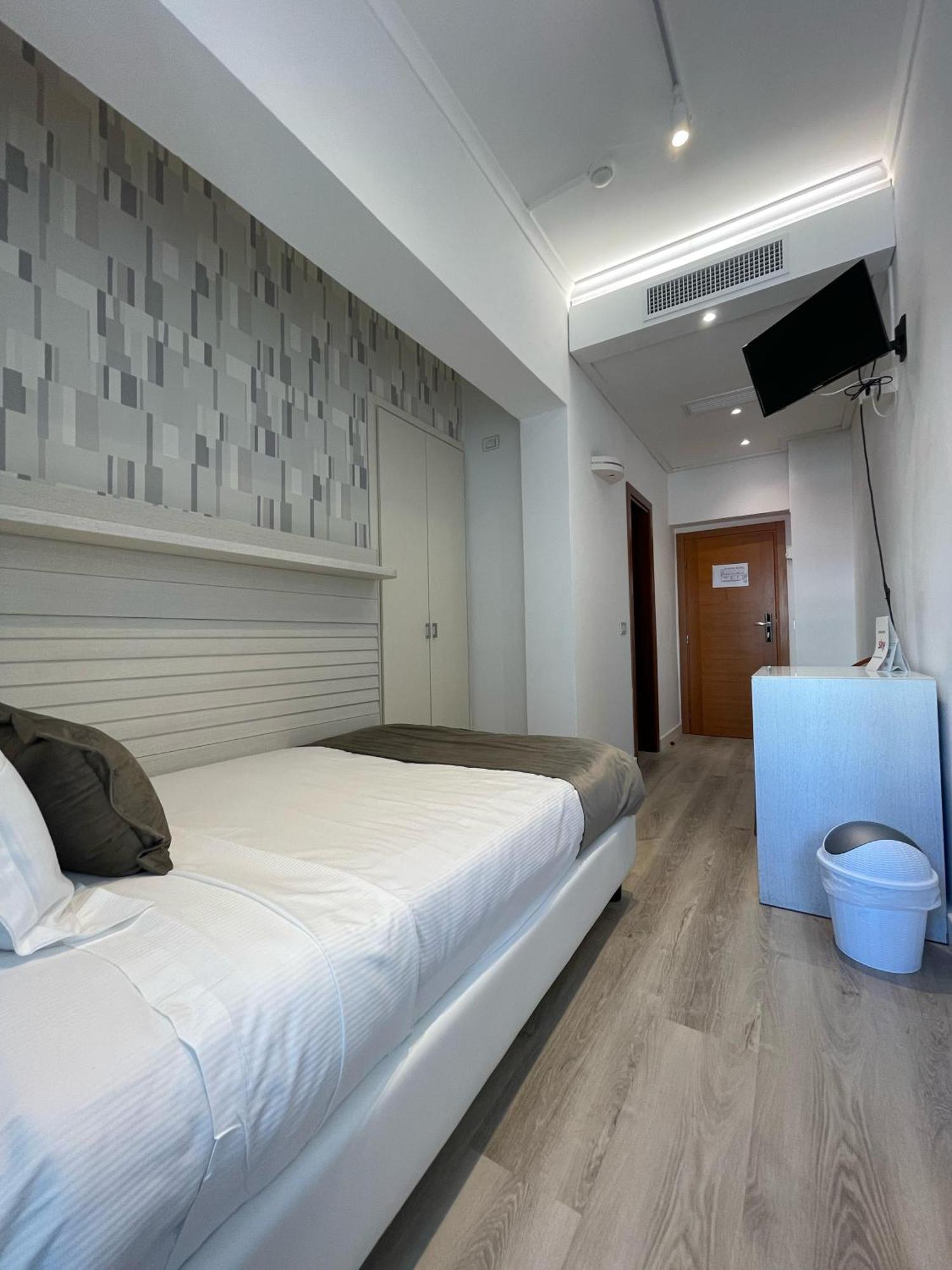 Club Hotel Riccione Esterno foto
