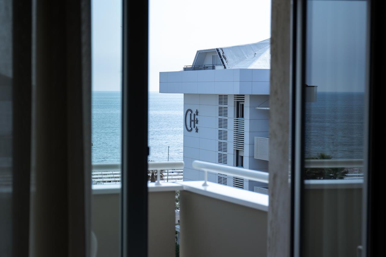 Club Hotel Riccione Esterno foto